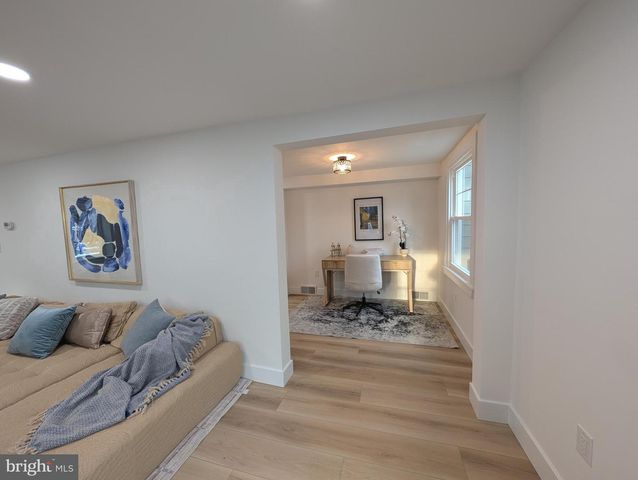 1221 EDGE HILL RD, Abington, PA 19001