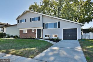 13 SYCAMORE WAY, Hamilton, NJ 08690