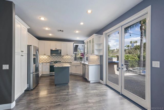 11927 Dapple Way, San Diego, CA 92128