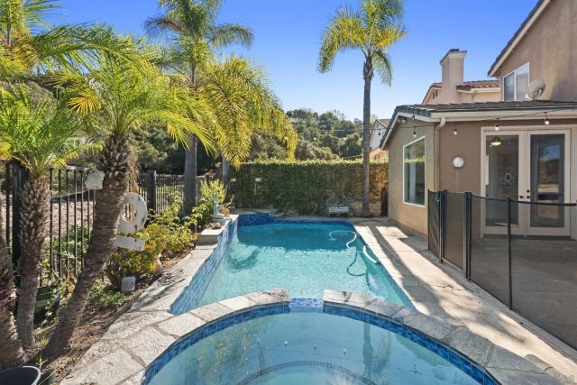 11927 Dapple Way, San Diego, CA 92128