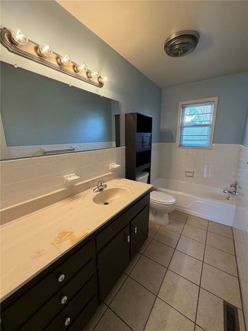 342 D Street, Bentonville, AR 72712