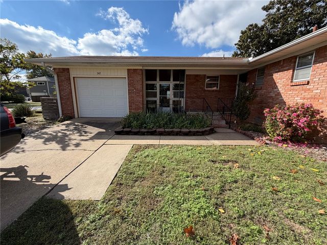 342 D Street, Bentonville, AR 72712