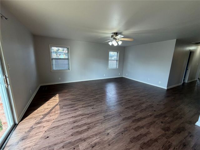 342 D Street, Bentonville, AR 72712
