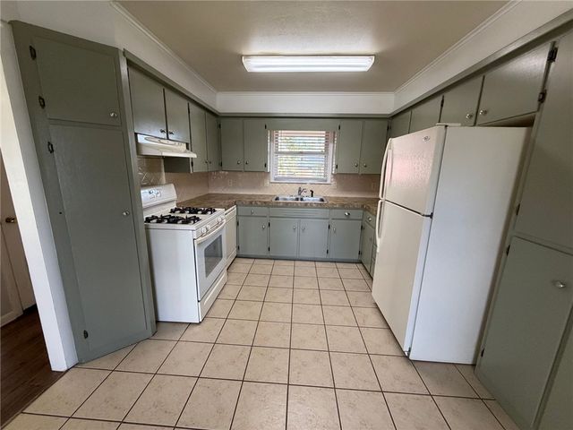342 D Street, Bentonville, AR 72712