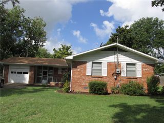 342 D Street, Bentonville, AR 72712