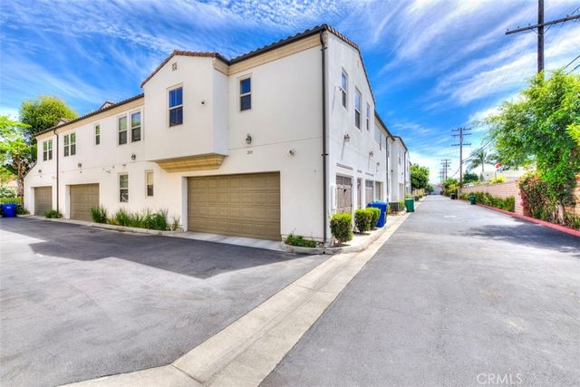 2071 Atlantic, Long Beach, CA 90806