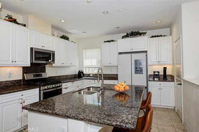 2071 Atlantic, Long Beach, CA 90806