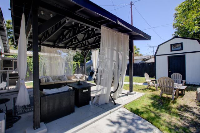 2468 6th St, Hughson, CA 95326