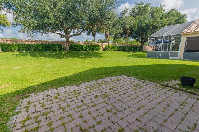 627 NW Whitfield Way, Port St. Lucie, FL 34986