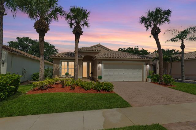 627 NW Whitfield Way, Port St. Lucie, FL 34986