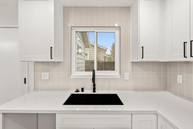 3937 28th St, Sacramento, CA 95820