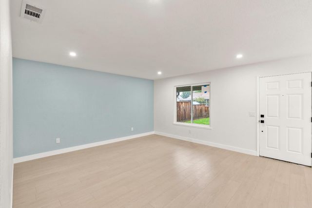 3937 28th St, Sacramento, CA 95820