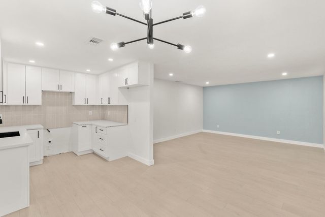 3937 28th St, Sacramento, CA 95820