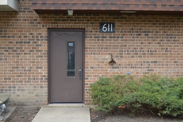 611 W Central Road A4, Mount Prospect, IL 60056