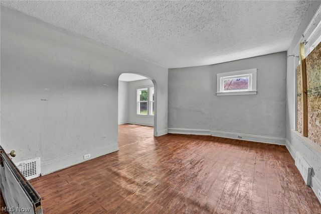 1011 East 140, Cleveland, OH 44110