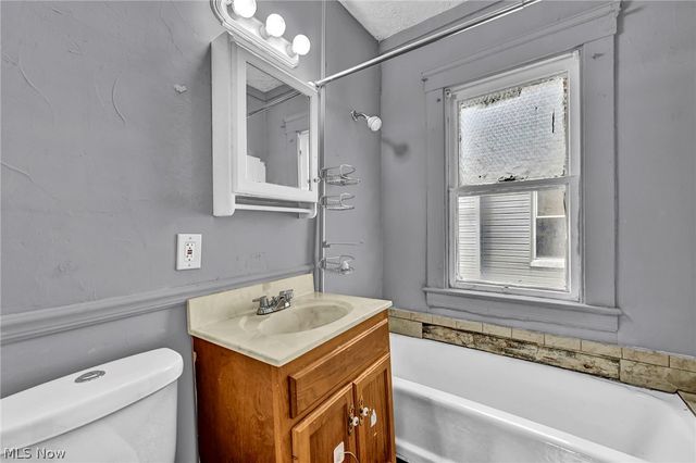 1011 East 140, Cleveland, OH 44110