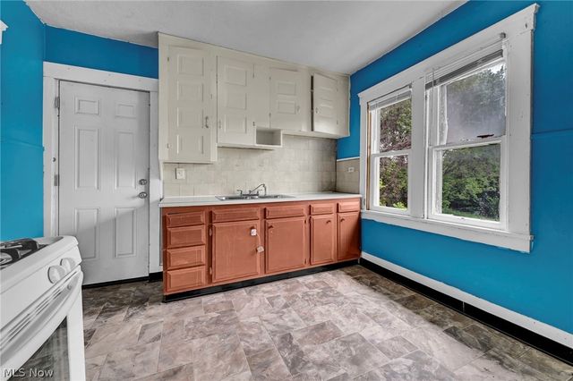 1011 East 140, Cleveland, OH 44110