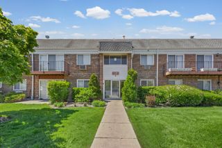 10381 Dearlove Road 2A, Glenview, IL 60025