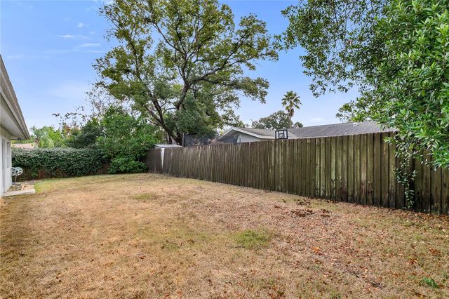 820 AMBASSADOR LOOP, Tampa, FL 33613