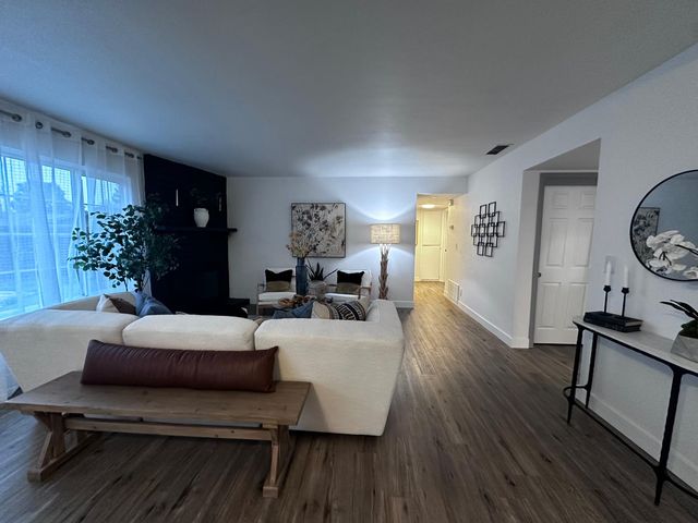 8400 Juglans Dr, Orangevale, CA 95662