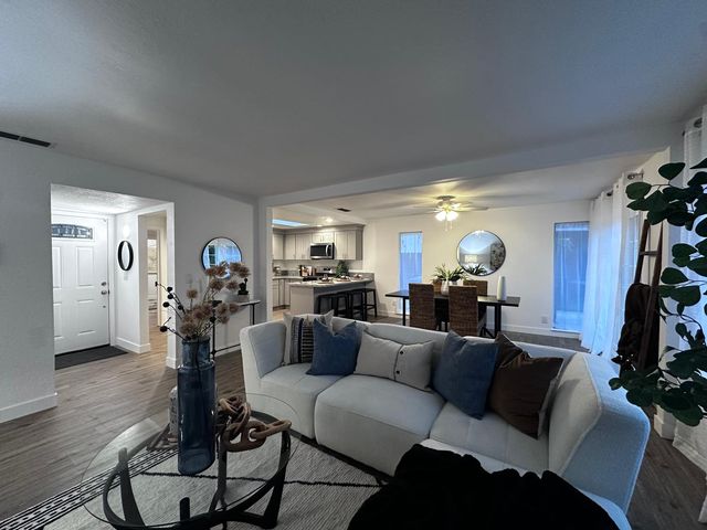 8400 Juglans Dr, Orangevale, CA 95662