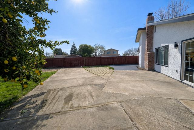 8400 Juglans Dr, Orangevale, CA 95662