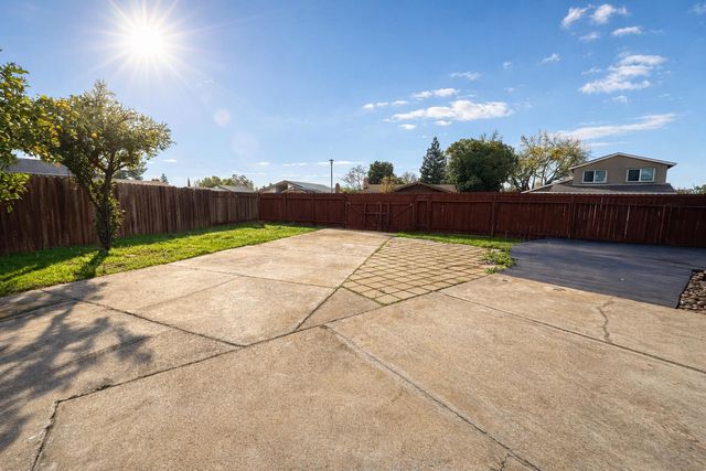 8400 Juglans Dr, Orangevale, CA 95662