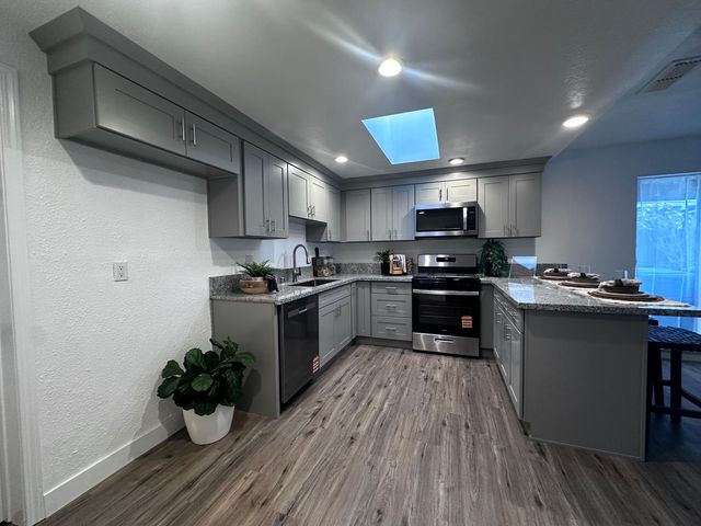 8400 Juglans Dr, Orangevale, CA 95662