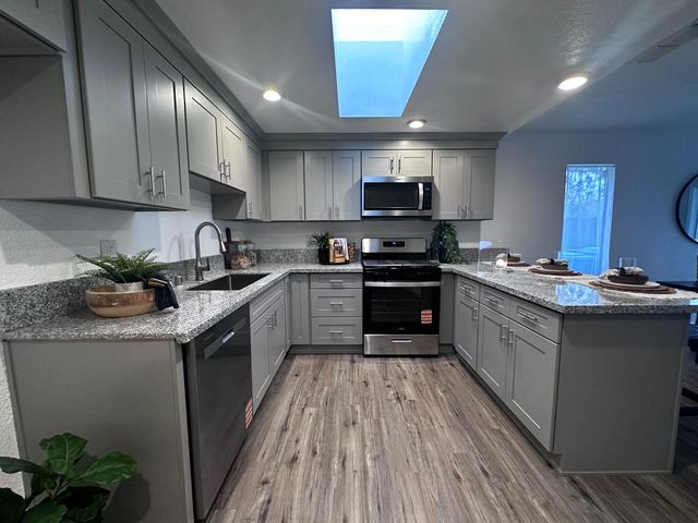 8400 Juglans Dr, Orangevale, CA 95662