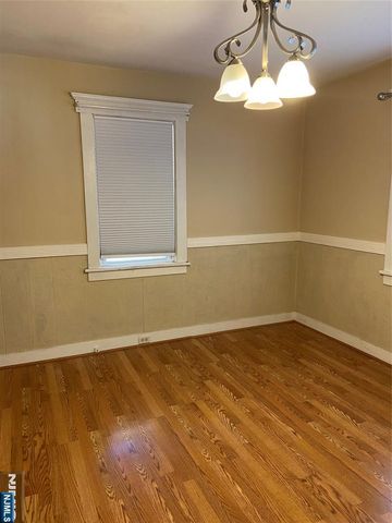 49 Carnation Street, Bergenfield, NJ 07621