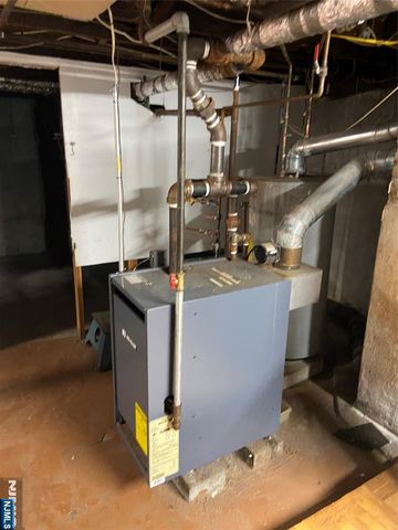 49 Carnation Street, Bergenfield, NJ 07621