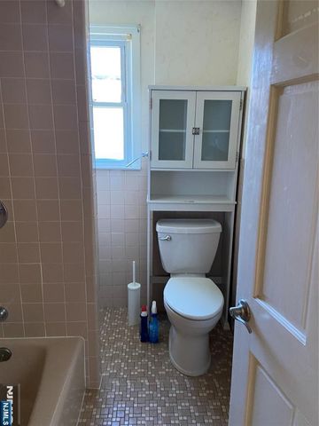 49 Carnation Street, Bergenfield, NJ 07621