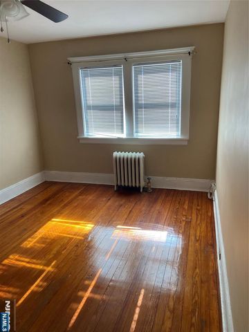 49 Carnation Street, Bergenfield, NJ 07621