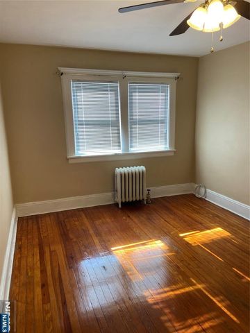 49 Carnation Street, Bergenfield, NJ 07621