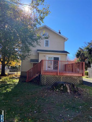 49 Carnation Street, Bergenfield, NJ 07621