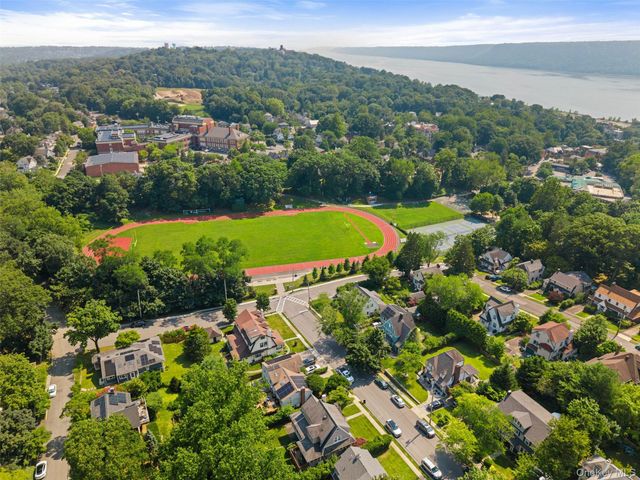 32 S Calumet Avenue, Hastings-on-hudson, NY 10706