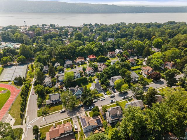 32 S Calumet Avenue, Hastings-on-hudson, NY 10706