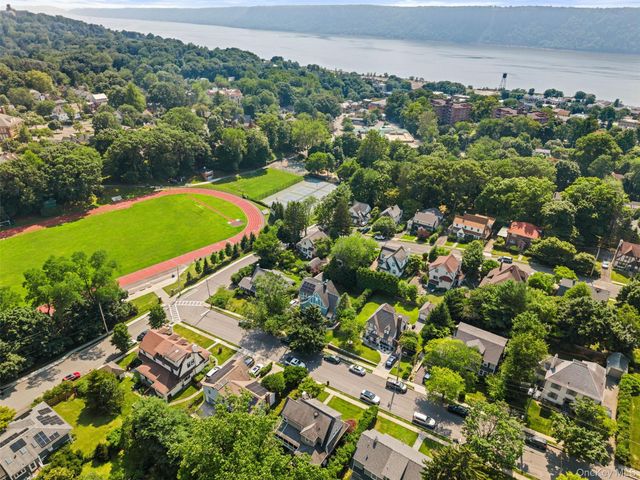 32 S Calumet Avenue, Hastings-on-hudson, NY 10706