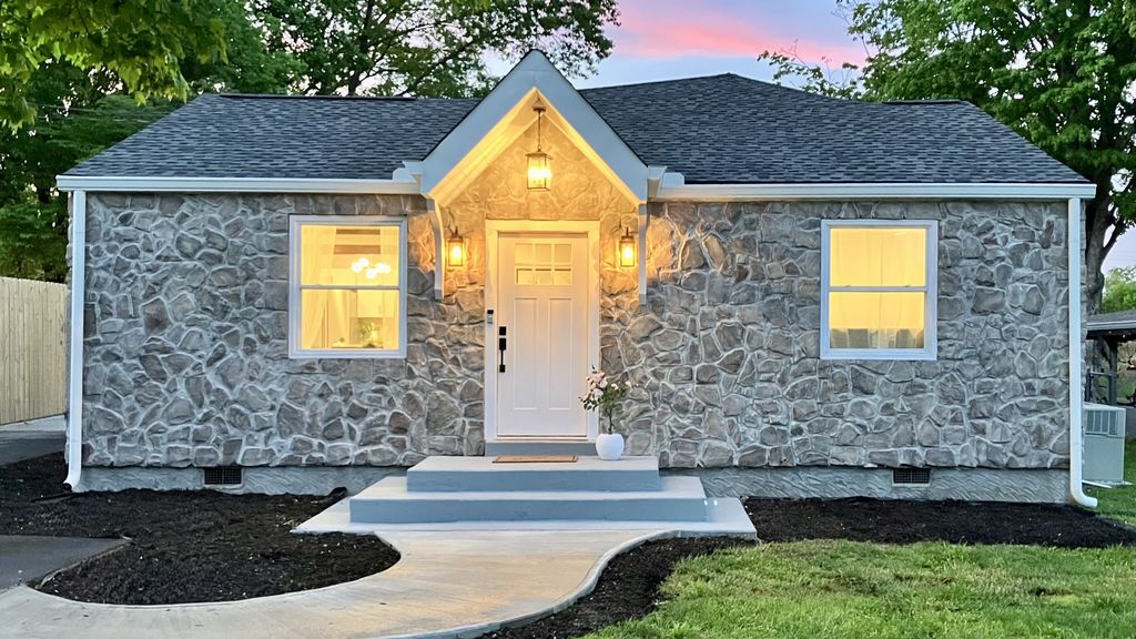 520 Eastview Cir, Franklin, TN 37064