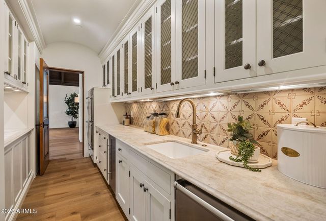8306 N MERION Way, Paradise Valley, AZ 85253