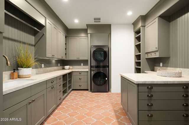 8306 N MERION Way, Paradise Valley, AZ 85253