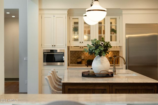 8306 N MERION Way, Paradise Valley, AZ 85253