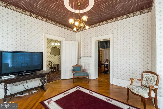 11 E FRONT ST, Jim Thorpe, PA 18229