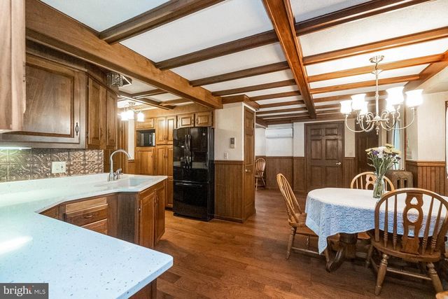 11 E FRONT ST, Jim Thorpe, PA 18229