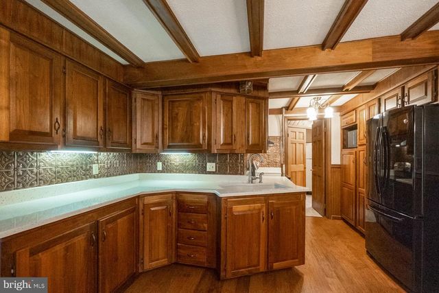 11 E FRONT ST, Jim Thorpe, PA 18229