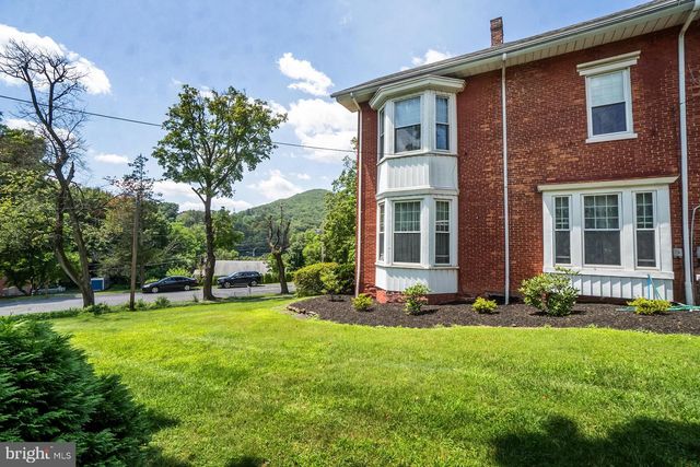 11 E FRONT ST, Jim Thorpe, PA 18229