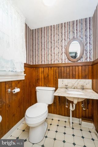 11 E FRONT ST, Jim Thorpe, PA 18229