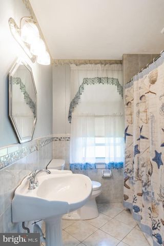 11 E FRONT ST, Jim Thorpe, PA 18229