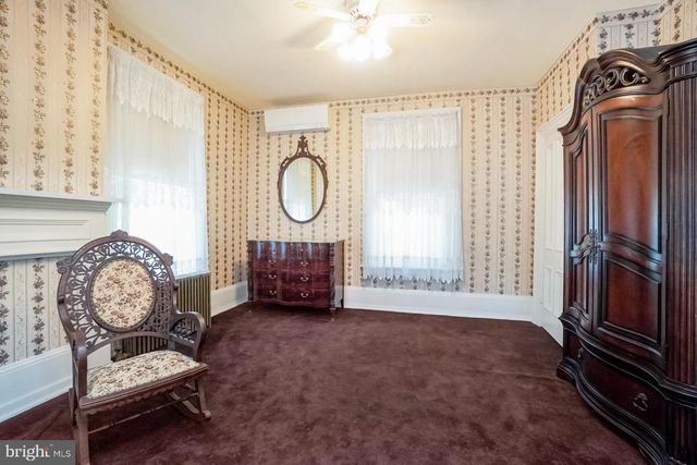 11 E FRONT ST, Jim Thorpe, PA 18229