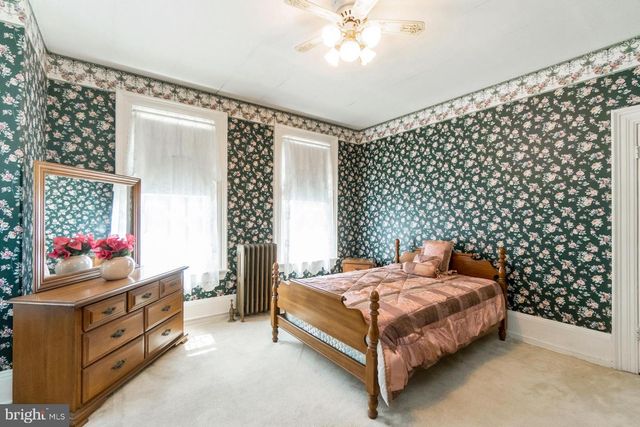 11 E FRONT ST, Jim Thorpe, PA 18229